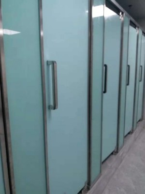 揭陽學校衛(wèi)生間隔斷堅固* 公共衛(wèi)生間隔斷量身定制
